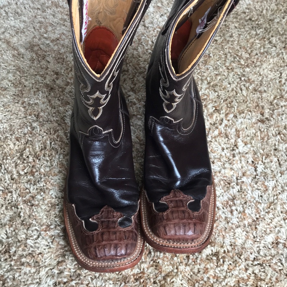 Square toed cowboy boots
